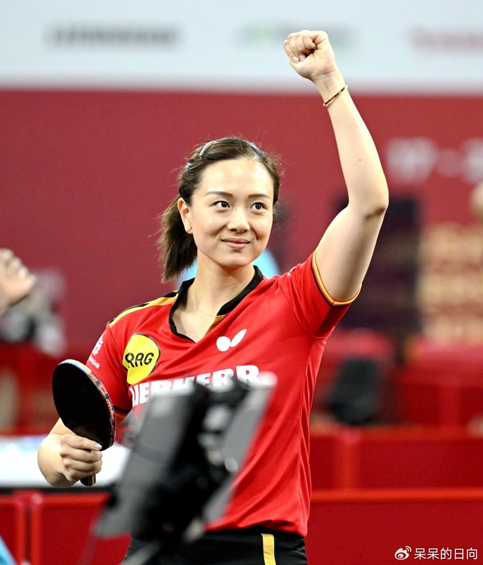 世界杯客户端升级说明-华裔乒乓球女神惊艳中国赛场，肤白貌美气质佳，颜值与实力兼备|万远|德国|刘家良|莎宾·温特|波尔卡诺娃_新浪体育_新浪新闻